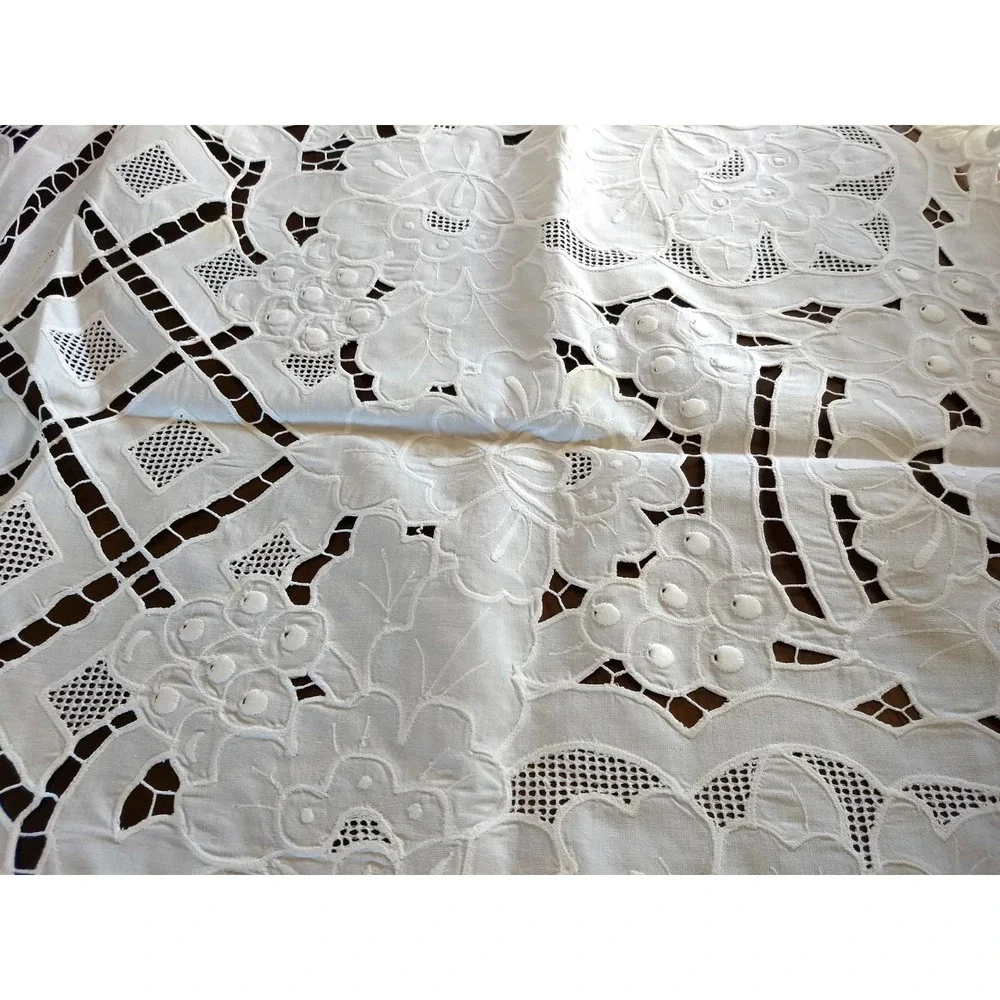 Lace TABLECLOTH 116